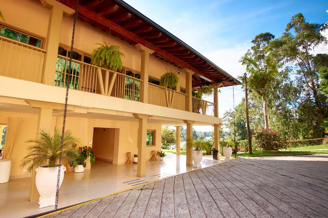 Mansion By Bernalo Hotels กัวตาเป ภายนอก รูปภาพ
