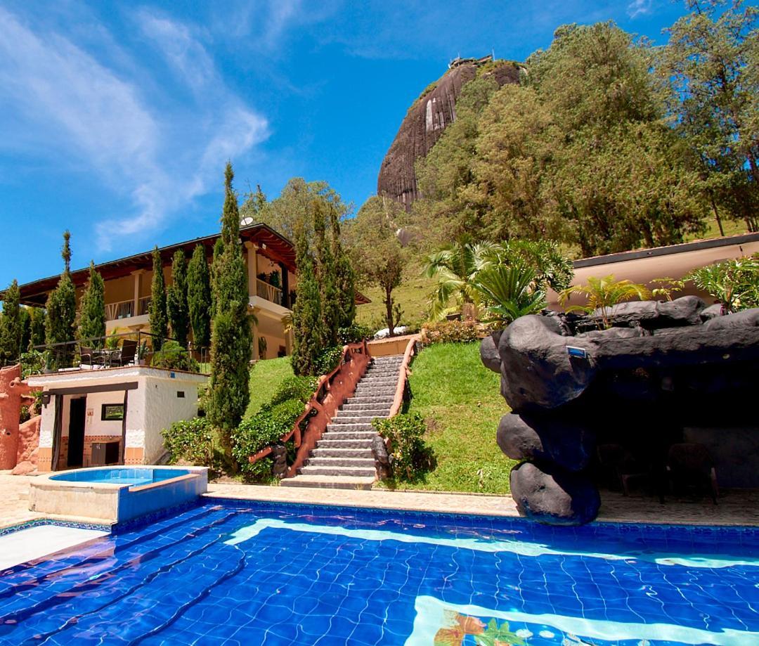 Mansion By Bernalo Hotels กัวตาเป ภายนอก รูปภาพ