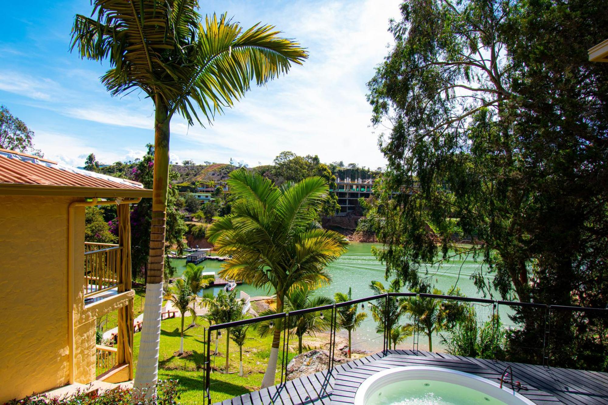 Mansion By Bernalo Hotels กัวตาเป ภายนอก รูปภาพ